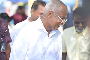 މަޝްރޫއުތަކުގެ ފަހަތުގައި އޮތީ ރައްޔިތުން އިސްކުރުން