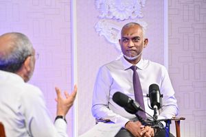 ރައީސް ވިދާޅުވަނީ ޑިމޮކްރަސީގެ ހަމަތައް ގަބޫލު ކުރައްވާ ކަމަށް 
