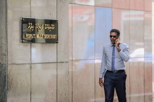 ފަޒުލްގެ ގެއިން މިލިއަނަކަށް ވުރެ ގިނަ ރުފިޔާ ނެގި
