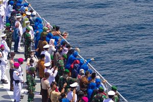 ގެއްލުނު ސަބްމެރީން ކަނޑު އަޑިން ނަގަނީ