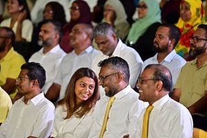 ހުލާސާކޮށް އިއްޔެ: އެންމެން އެކުގައި މުއިއްޒު ބަލިކުރުން