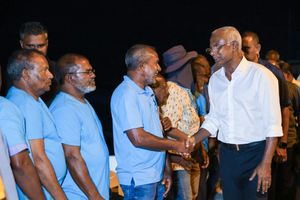 ތިނަދޫ ޑިމޮކްރެޓްސް ރައީސް ސޯލިހުއާ އެކު