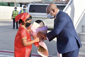 ހާރިޖީ ވަޒީރު މާލެ ވަޑައިގަތުމަށް 400،000 އަށް ވުރެ ގިނަ ރުފިޔާ 