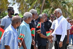 މުއިއްޒުއަށް މަރުހަބާ ކިޔަން ފަނޑިޔާރުން ނުކުތުން ހުއްދަކޮށްފި 