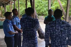 މަޝްވަރާއަށް އެއްބަސްވެ، ހުޅިދޫގައި ކުރާ މުޒާހަރާ ހުއްޓާލައިފި
