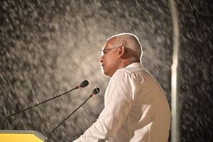 ހުލާސާކޮށް އިއްޔެ: ހއ. ކެމްޕެއިން ދަތުރު ނިންމާލުން 