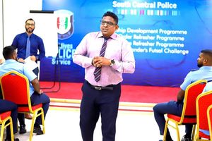 ޕޮލްކޯގެ ސީއީއޯ އަނީސް މަގާމުން ވަކިކުރަނީ 