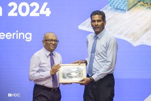 އިސްރަށްވެހިންގެ މަރުކަޒުގެ އިންޓީރިއާ ހެދުން ވިލާ ކޮލެޖަށް