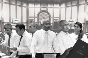 ވަދެވަޑައިގެން ތިޔަ އުޅުއްވެނީ ކޮށްނިމިފައި އޮތް ބަހުސަކަށް!