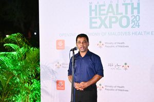 ހެލްތު އެކްސްޕޯއަށްވުރެ މުއިއްޒުގެ ސިޔާސީ އެއްވުން މުހިއްމުވެއްޖެ