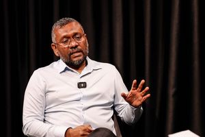  ދުރާލައި ތައްޔާރުވިނަމަ އައްޑޫ ކަރަންޓު މައްސަލައަށް ހައްލު ހޯދޭނެ: ފައްޔާޒު