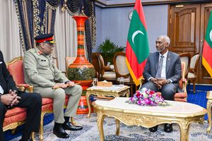 Muizzu meets Pakistani military chiefs