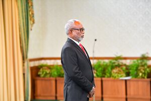 އިސް ވަޒީރު ވިދާޅުވަނީ ސިޔާސީ މަގާމުތައް މަދުނުކުރާނެ ކަމަށް