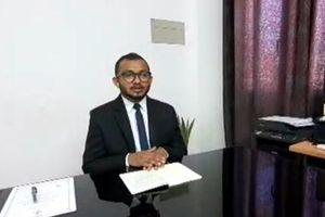 އޮފީހަށް ނުކުންނަވަނިކޮށް ގައްދޫ ކައުންސިލްގެ ރައީސް އަލުން ބަންދުކުރަން އަމުރުކޮށްފި