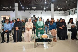 ރައީސްގެ ދަރިކަލުންގެ ވާހަކައާ ގުޅިގެން ބްރޯޑްކޮމްގެ އިންޒާރެއް