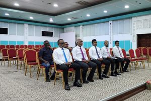 ފޯމު ހުށަހަޅުއްވަން މުއިއްޒު ދަރުބާރުގެއަށް ވަޑައިގަންނަވައިފި