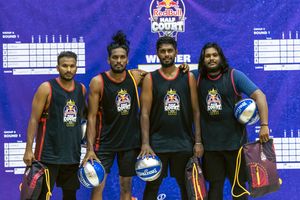 ރެޑްބުލް ހާފް ކޯޓު: ރާއްޖޭގެ ކޮލިފައިން ޗެމްޕިއަންކަން ހޯދައި ސްނެޕާސް މިސްރަށް