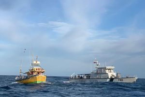 ގަވާއިދާ ހިލާފަށް ރާއްޖެ ސަރަހައްދަށް ވަދެ އުޅުނު މަސްބޯޓެއް އަތުލައިގެންފި
