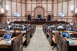 ކައުންސިލަރުންގެ އަދަދު މަދުކުރާ ބިލު ވަގުތީ ކޮމިޓީއަކަށް 