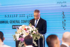 މައި ސަރުކާރުން ކައުންސިލްތަކަށް އިހުތިރާމު ކުރަންޖެހޭ: އާޒިމް