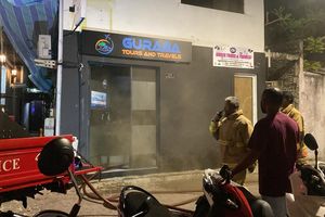 މާފަންނުގައި ހުރި އަމިއްލަ އޮފީހެއްގައި އަލިފާން ރޯވެއްޖެ