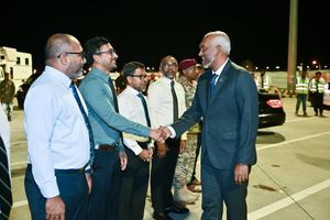 ކުއްލި ސަމިޓެއްގައި ބައިވެރިވެވަޑައިގަތުމަށް މުއިއްޒު ގަތަރަށް