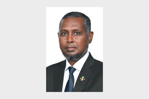 ހެލްތުގެ ސްޓޭޓު މިނިސްޓަރު ތިން ދުވަސް ފަހުން އެންވަޔަރަމެންޓަށް