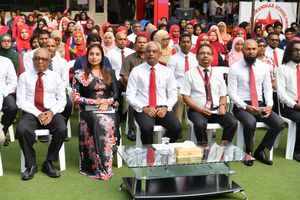 ޓީޗަރުންގެ ބޮޑު މުސާރާތައް ރައީސް މާދަމާ އިއުލާން ކޮށްދެއްވަނީ