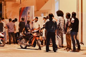 ޓިކެޓެއް ހޯދަން އެތައް ގަޑިއިރެއް، ދެއްކީ ގައުމީ ޓީމަށް އޮތް ލޯބި