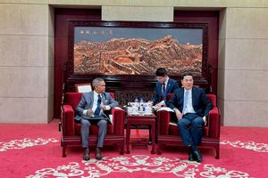 Fazeel meets Vice President of China Petroleum Corporation