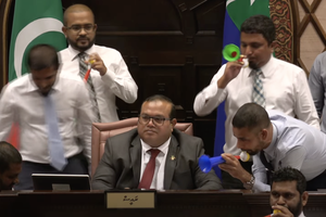 "އަސްލަމަށް ހުރަސް އެޅި އިރު ނުހުއްޓުވީ އެކަމަށް ނޭދޭތީ"