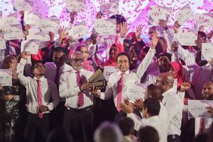 ހުރިހާ ރަށެއްގެ މަންދޫބުންގެ އަތުން ރިޔާސީ ޓިކެޓު ޔާމީނަށް