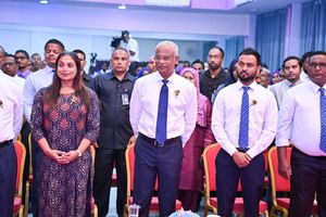 އާ އިމާރާތެއް އަޅައި، މޭނާ ސްކޫލު ބޮޑު ކުރަނީ