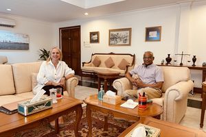 ނަޝީދުގެ ވަކީލާ ރައީސް ސޯލިހު ބައްދަލުކުރައްވައިފި