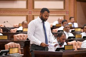 ސަރުކާރުން ބޭނުންވަނީ އޭސީސީއަށް ނުފޫޒު ފޯރުވަން: މީކާއީލް 