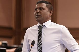 ރިޒާ އަށް 14 އަހަރުގެ ޖަލު ހުކުމަކުން ގޮނޑި ގެއްލިދާނެ ކަމުގެ ބިރު