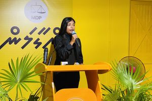 "ސިޔާސީ މީހުން އަންހެނުންނަށް ކުރާ ފުރައްސާރަ އިތުރުވެއްޖެ"