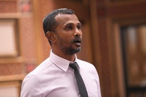 ސަރުކާރުގެ ލޯނުތަކަށް މަޖިލީހުގެ ހުއްދަ ހޯދަން ޖެހޭ ގޮތަށް ބިލެއް