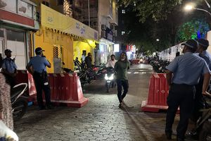 އެމްޑީޕީ ހަރުގެ ސަރަހައްދުގައި ފުލުހުން ބެރިކޭޑު ޖަހައިފި