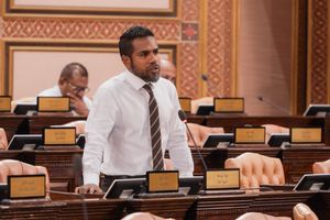 "ކޮވިޑު ފެތުރުނަސް މުޒާހަރާ ކުރާނަމޭ ބުނީ މި ސަރުކާރުގެ ވެރިން"