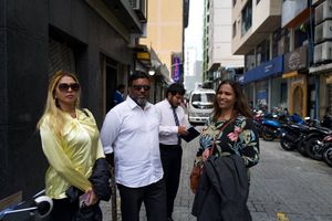 ރައީސްގެ ދަރިކަލުންގެ ވާހަކަ ދެއްކި ކަމަށް ބުނެ މަންދީ ފުލުހަށް