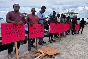 Boatmen protest over difficulties in using lagoon