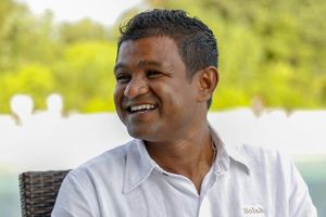 ކްރައުން އެންޑް ޗަމްޕާ ރިސޯޓްސްގެ ސީއޯއޯއަކަށް ސޮލާހު