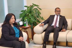 Khaleel begins official visit to Oman