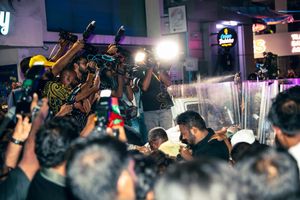އަނިޔާ ކުރާ ފުލުހުންގެ ވާހަކަ ދައްކާތީ އިންޒާރު ދީފި
