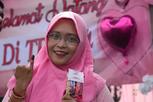 އިންޑޮނީޝިއާގެ އިންތިހާބުގައި ވޯޓުލާ ނިމި، ގުނަން ފަށައިފި
