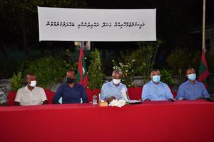 މަނަދޫން ރައީސަށް ފިނި ތަރުހީބެއް، ރައްޔިތުންނާއި ޕާޓީގެ ހުރި ޝަކުވާ ވެސް ގިނަ
