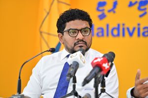 ޑޮލަރުން ކުރާ ވިޔަފާރިން ފީ ނަގާތީ ކުއްލި މައްސަލައެއް 
