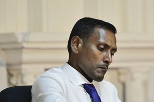 މަހުލޫފް ސަސްޕެންޝަނުން ދޫވުމަކީ ކަންބޮޑުވުމެއް ނޫން: ޕީޖީ އޮފީސް
