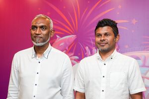 ހުލާސާކޮށް އިއްޔެ: ޑރ. މުއިއްޒުގެ ތާރީހީ މޮޅު